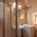 In Centro Citta, Nei Vicoli Del Borgo