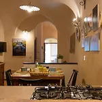 Апартаменты In Centro Citta, Nei Vicoli Del Borgo Санремо