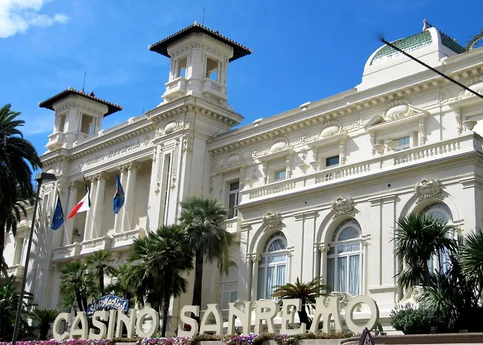 公寓 In Centro Citta, Nei Vicoli Del Borgo 圣雷默